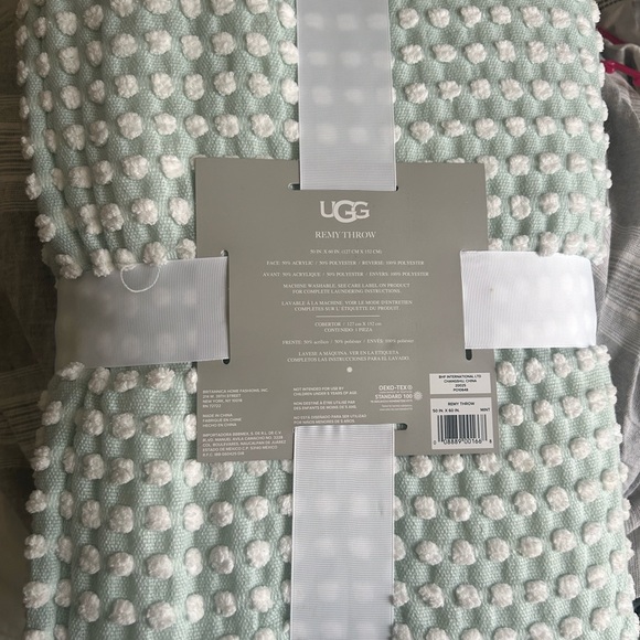 UGG Other - UGG Soft Green Textured Throw Blanket